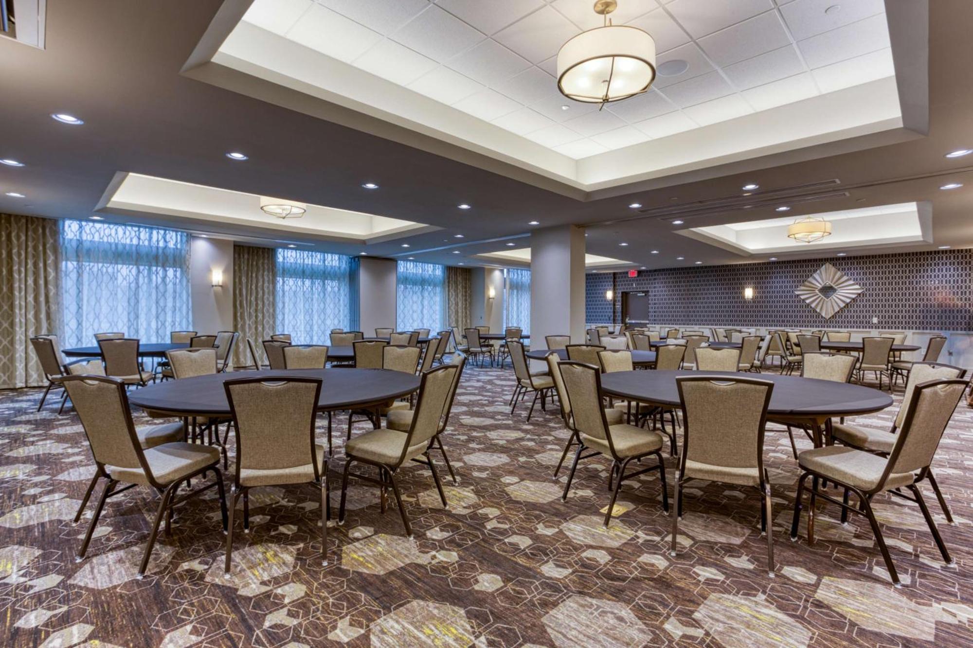 Drury Inn & Suites Cleveland Бічвуд Екстер'єр фото